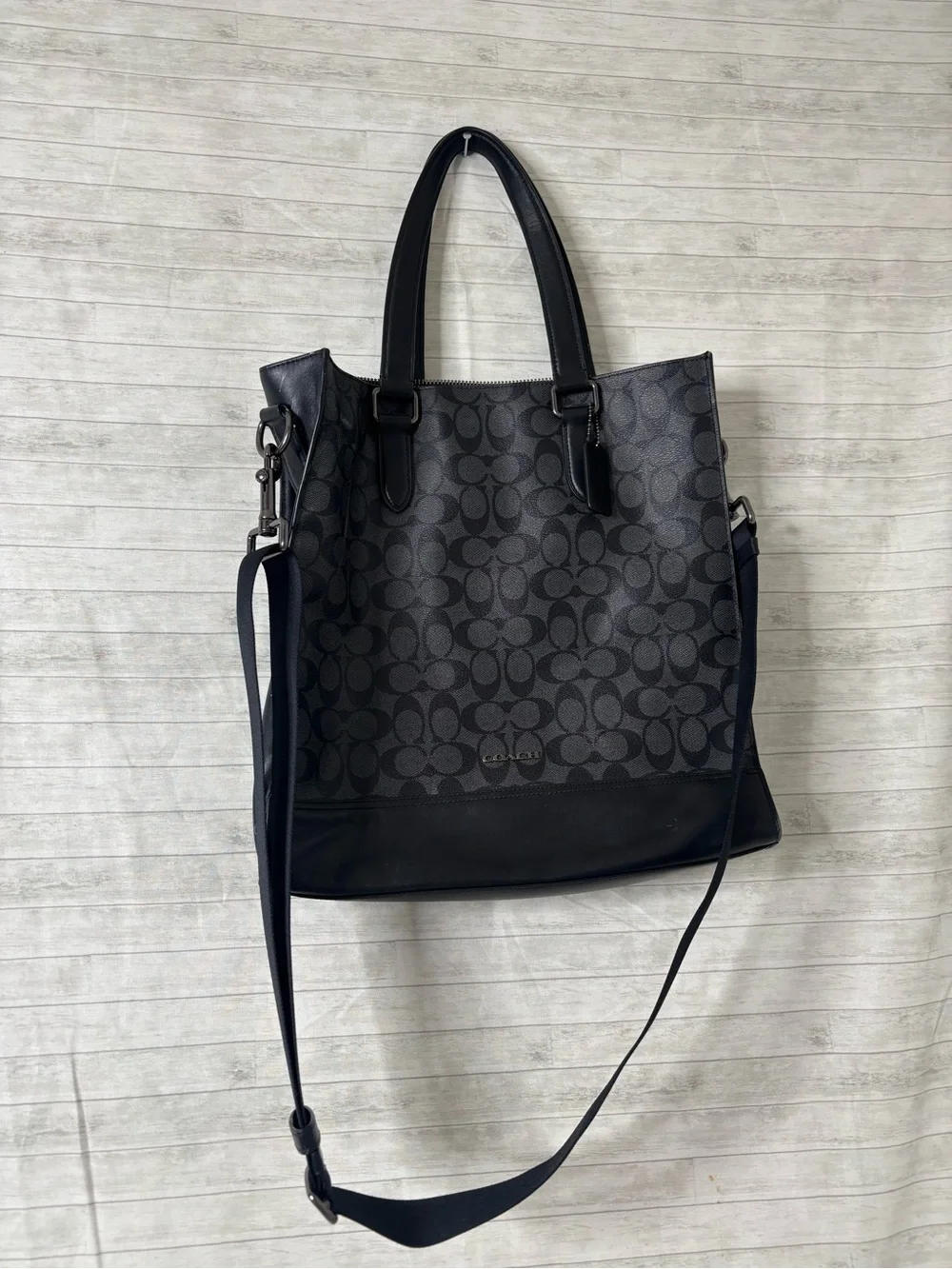 Coach Black Signature Canvas Tote with Adjustable Strap(A252)